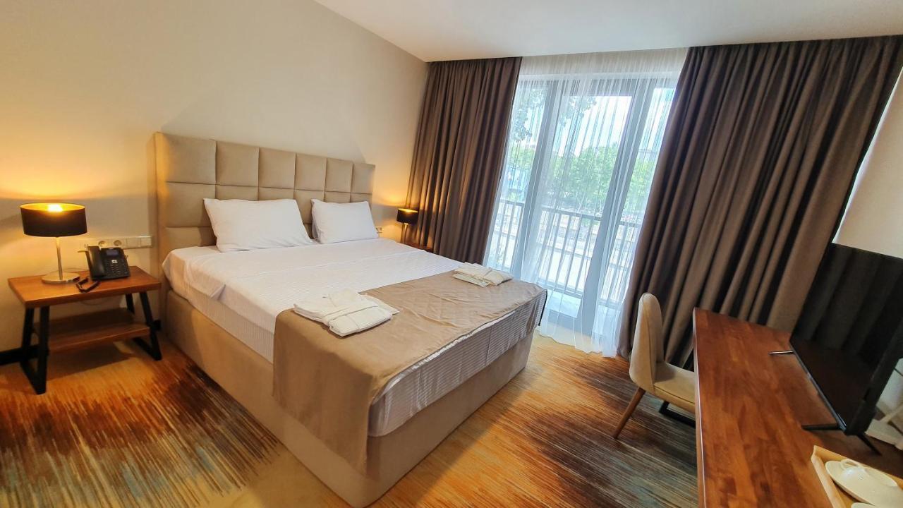 Carousel Hotel Тбілісі Екстер'єр фото