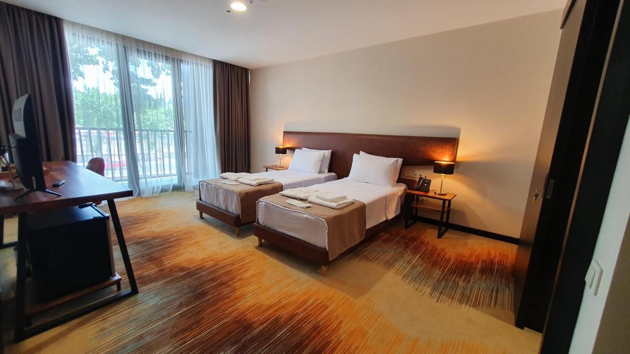 Carousel Hotel Тбілісі Екстер'єр фото