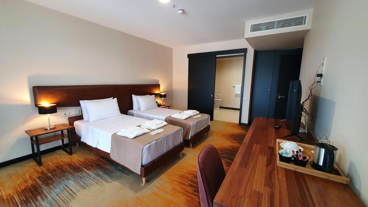 Carousel Hotel Тбілісі Екстер'єр фото